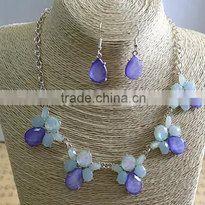 New Fashion Style Flower Necklace Earring Jewelry Set Resin Pendant Necklace Set thumbnail-2