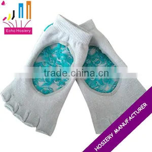 Anti Slip Customized Yoga Socks thumbnail-1