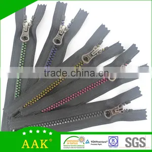 Plastic Zipper 5# Rainbow Square Teeth Close End With Thumb Puller thumbnail-1