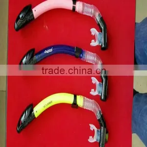 Swimming Mask And Snorkel Set thumbnail-1