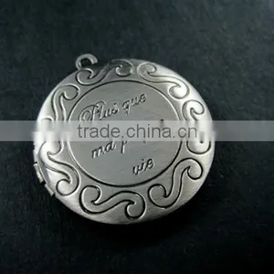 32mm Brass Vintage Style Antiqued Silver French Plus Que ma Propre Vie Round Photo Locket Pendant 1113018 thumbnail-1