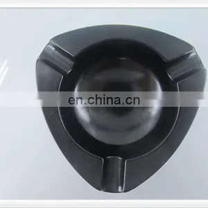 Pocket Ashtray Plastic Ashtray Metal Ashtray in Triangle Shape Black Color thumbnail-1