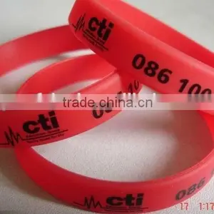Factory Direct Sales Eco-friendly Fashion Engraved Flower Silicone Bracelet thumbnail-2