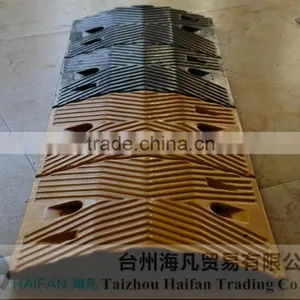 1000*350*50mm Heavy Strength Speed Hump for Crossing/High Quality Hot Sell Rubber Speed Hump Used in Intersection thumbnail-2