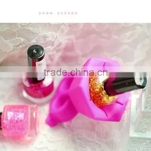 2016 New Popular DIY Salon Silicone Wearable Nail Polish Holder With 2 Finger Ring thumbnail-2