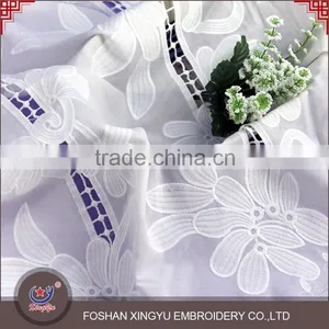 New Arrival 125-130cm Chemical Lace Embroidery Fabric in White for Women Wedding Dress With a Light Texture Supplier's Choice thumbnail-1