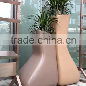 Modern Fiberglass Planter thumbnail-2