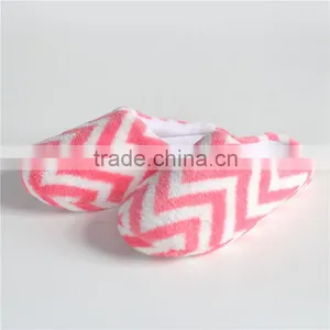 Lady Jacquard Weave Coral Fleece Indoor Slipper thumbnail-2