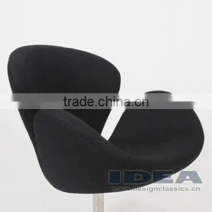 Replica Arne Jocabsen Swan Chair - Black Fabric thumbnail-6