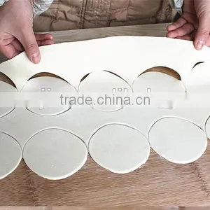 Wholesale Stock Small Order Kitchen 360 Degree Rotate Dumpling Wrapper Mould thumbnail-3