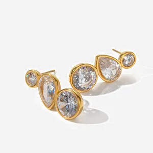 Unisex C-Shaped Gold Plated Stainless Steel Hoop Earrings thumbnail-4