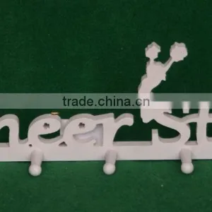 Custom Beautiful Different Designs of Closing Hanging Wooden Hook thumbnail-3