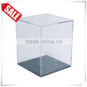 Acrylic Helmet Display Case thumbnail-4