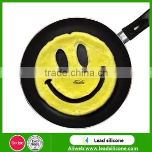 Eco-friendly Round Shape Smile Face Silicone Fried Egg Ring Egg Pancake Ring thumbnail-3