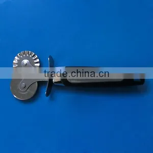Double- End Pizza Cutter thumbnail-1