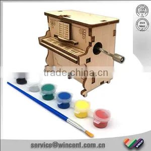 Hand Crank Wooden Wind Up Music Box thumbnail-3