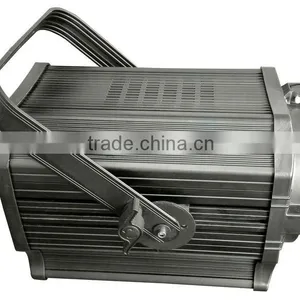 High Quality DMX Dimming Zoom CRI Ra 95 3200K Warm White 400W LED Studio Light Fresnel Spotlight For Video thumbnail-4