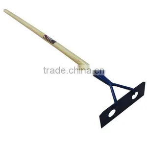 Garden Hoe With Wooden Handle thumbnail-1