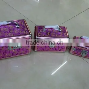 Pink Aluminum Cosmetic Case With Handle thumbnail-1