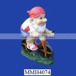 Cyclists Garden Gnome Resin London Souvenir thumbnail-1