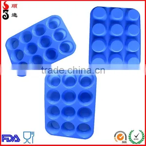 Bpa Free Baking Microwave Oven 12 Cup Silicone Muffin Pan thumbnail-6