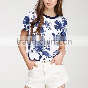 Soft Floral Printed Crop t Shirt, All Over Printing Top for Women thumbnail-1