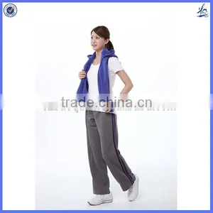 Best Selling Promotional Microfiber Gym Towel in Pouch thumbnail-1