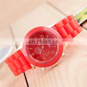 2014 China Supplier Big Dial Custom Digital Silicone Watch thumbnail-5