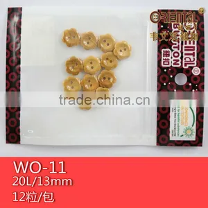 2 Holes Flower Shape Wooden Buttons thumbnail-4