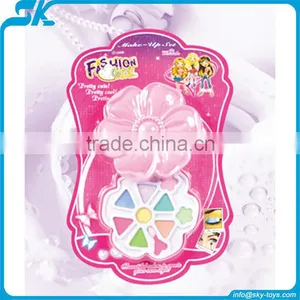 Girl DREAM PRINCESS GIRL Beautiful Make up Set , Easy on Mom to Clean up thumbnail-1