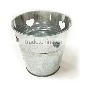 Small Colorful Metal Pail With Handle thumbnail-3
