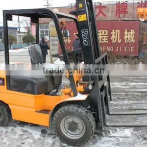 2.5 Tons Diesel Forklift Truck thumbnail-1