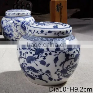 Chinese Traditional Blue and White Porcelain Cheap Urn thumbnail-1