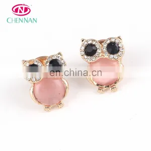 Wholesale Free Sewing Buttons Shirts Metal Rhinestone Buttons Animal Shape Brooch thumbnail-1