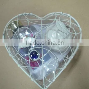 Hot Bathroom Travel Set in Gift Box for Valentine's Day thumbnail-1