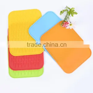 Candy Color Multifunction Rectangular Table Mat Waterproof Silicone Mat thumbnail-3