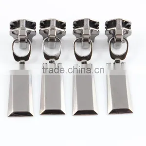 Technical Fashion Glossy Metal Zipper Slider Wholesale OEM Zipper Slider thumbnail-2
