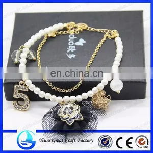 Bead and Alloy Composed Bracelet Hand Chain Wholesale thumbnail-2