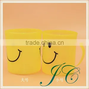 Cheapest Smile Face Plastic Gargle Cup For Promotion thumbnail-2