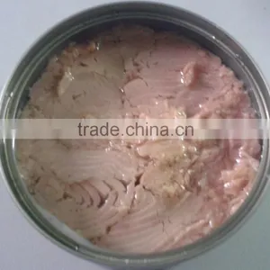 Canned Light Meat Tuna Chunk in Vegetable Oil thumbnail-1