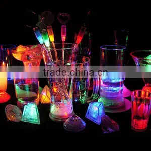 Flash Cocktail Glass thumbnail-1