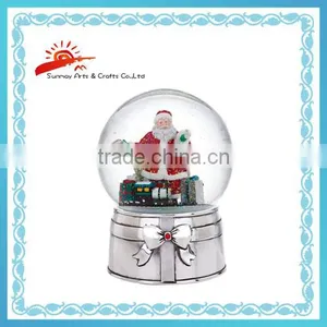 Fancy Design Resin Christmas Snow Globe thumbnail-1