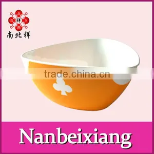 Triangle Type Salad Bowl thumbnail-1