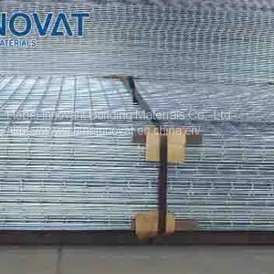 Electro Galvanized Welded Iron Wire Mesh thumbnail-1