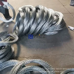 Hot Deep Galvanized Razor Barbed Wire BTO-22 Concertina Diameter 700mm Very Bright thumbnail-2