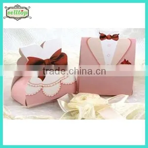 Cute 230g Paper Bride and Groom Wedding Favor Box thumbnail-1