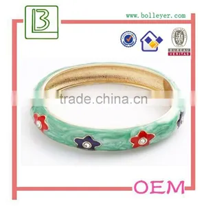 Female Charming Crystal Bangle Bracelet thumbnail-1