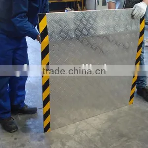 Small Aluminum Loading Bridge Plate thumbnail-3