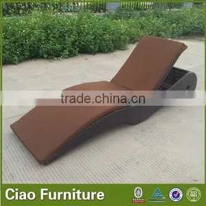 Modern Design Outdoor Furniture Synthetic Rattan Chaise Lounge With Wheel thumbnail-1