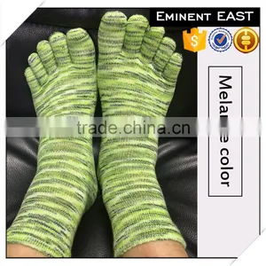 Breathable Colorful Mix Blend Yarn Bamboo Five Toe Socks thumbnail-5